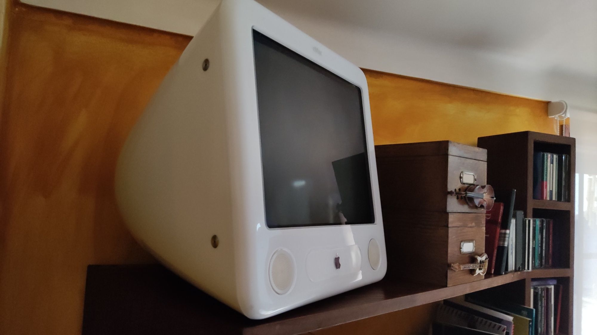 Apple e-mac full functioning