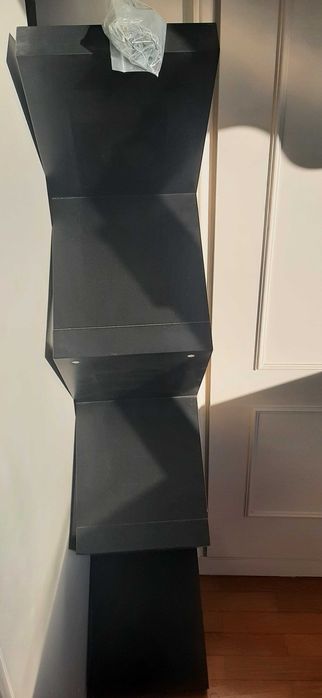 Prateleira preta Ikea