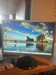 Monitor LG srebrny, wejscie hdmi, regulacja nachylenia