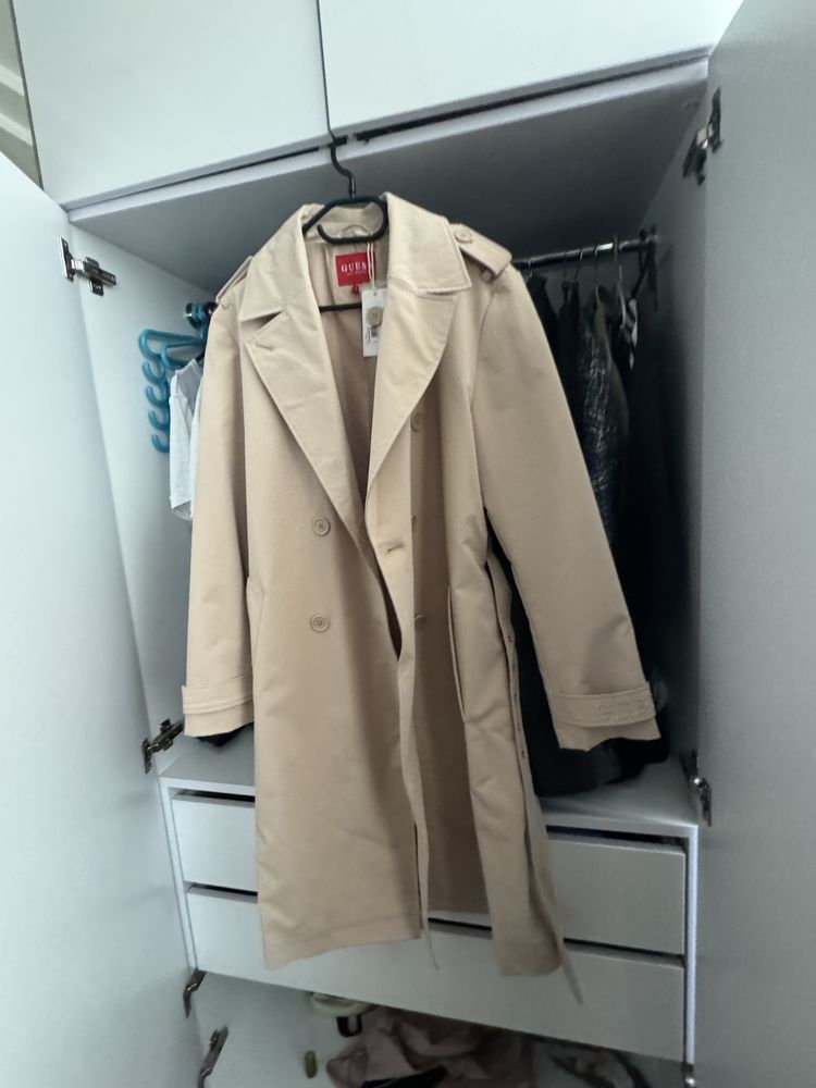 Срочний продаж!Тренч Guess