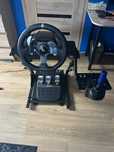 Sprzedam kierownice logitech g920 +shifter z stojakiem do xboksa
