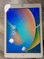Apple iPad 5a geração wifi e celular 32gb A1823