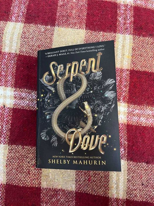 "Serpent and Dove" Shelby Mahurin