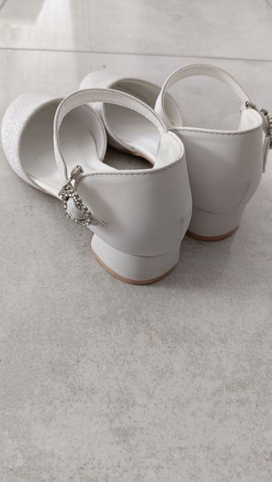 Białe buty komunijne 34