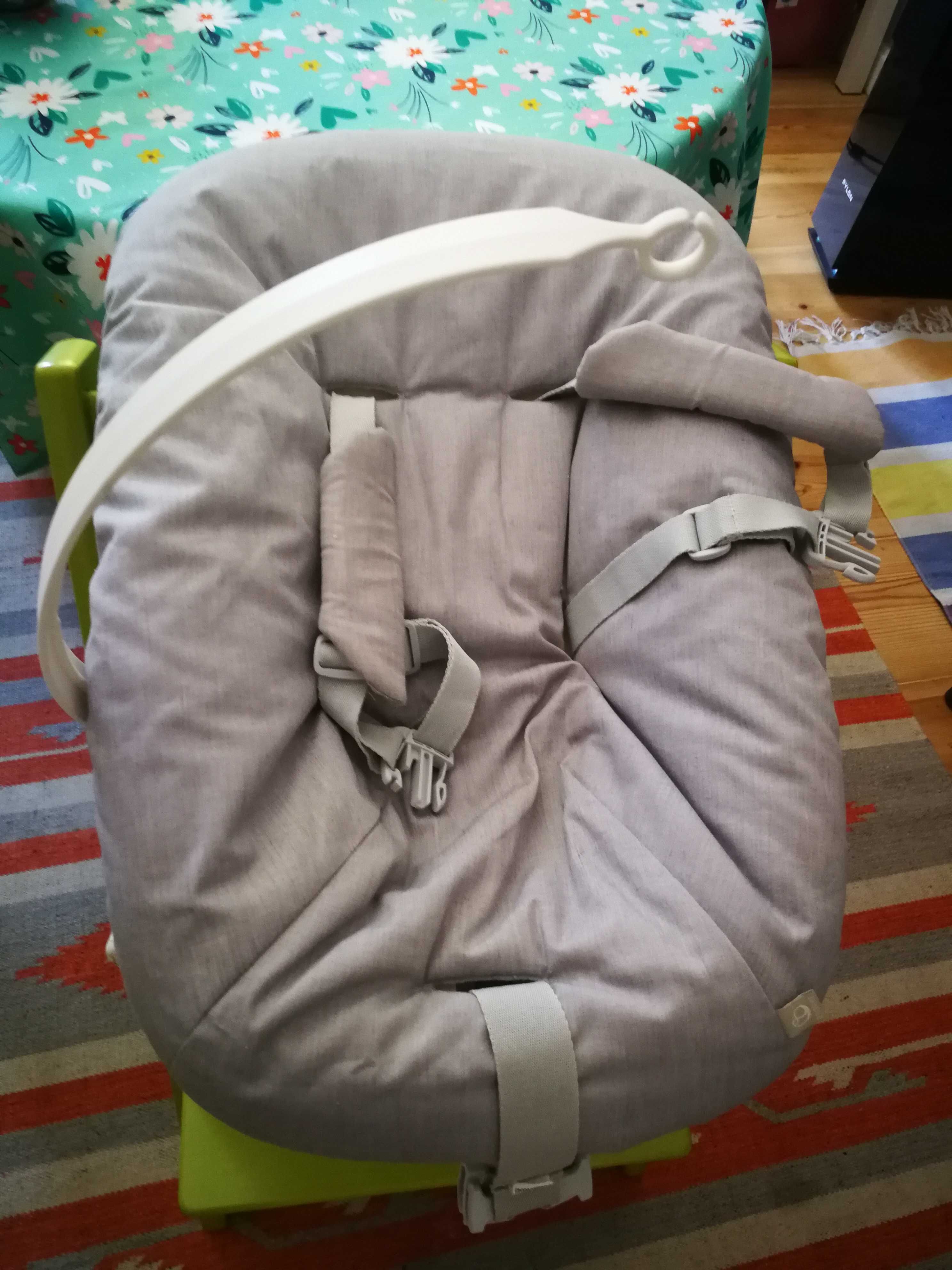 Newborn set stokke. Nakładka na kszesło dla niemowlaka