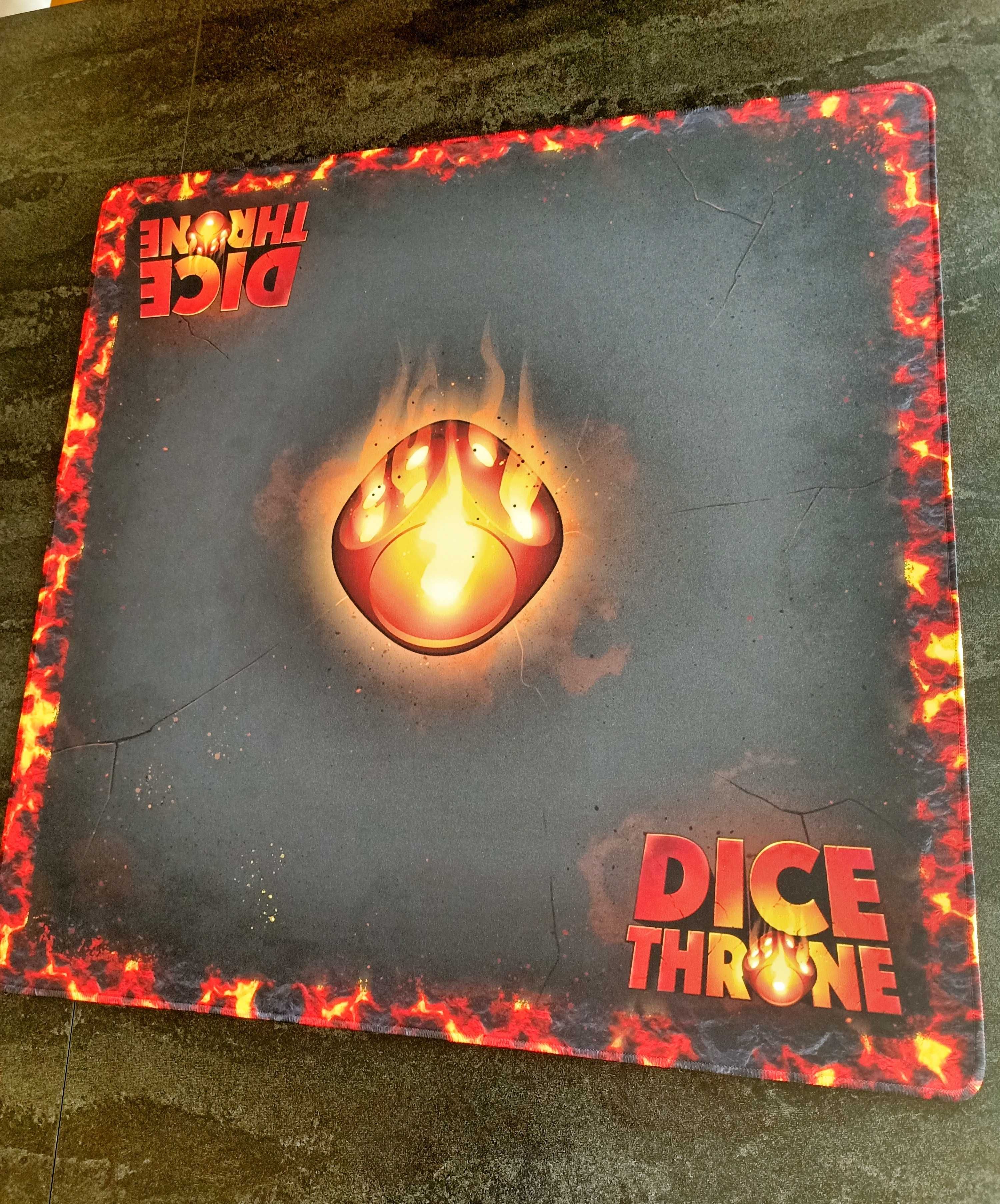 DICE THRONE - klimatyczna neoprenowa mata