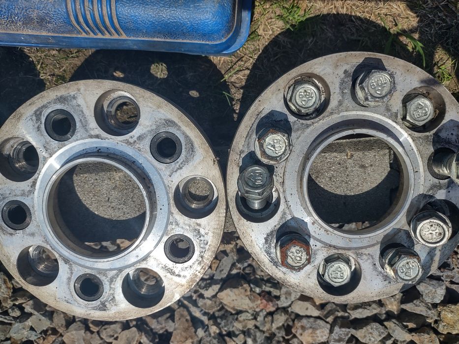 Dystans 16 mm zmieniający rozstaw 5x120 na 5x112