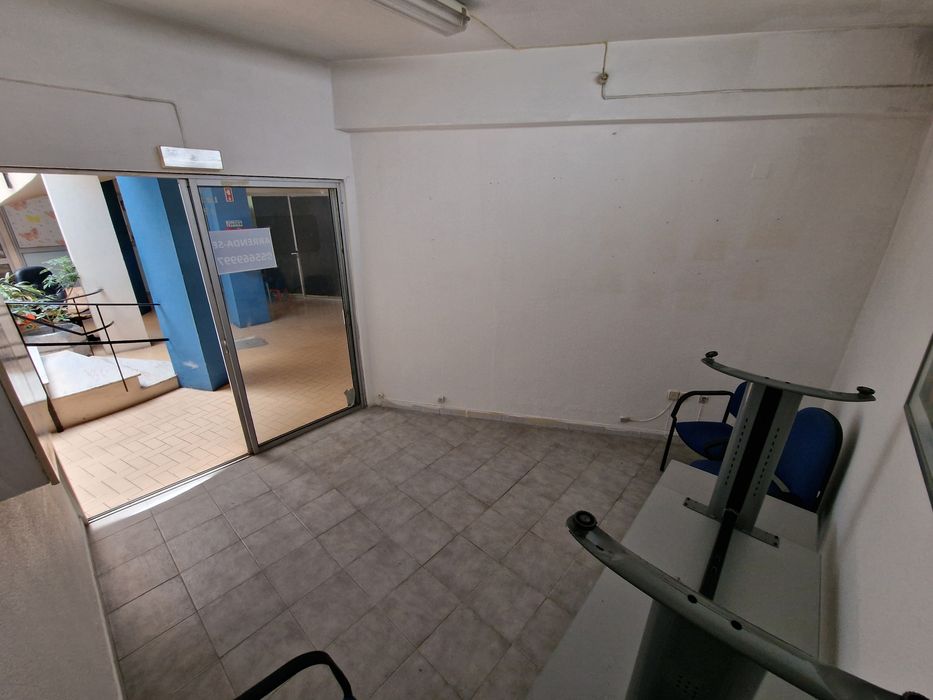 Loja no centro comercial Dovari