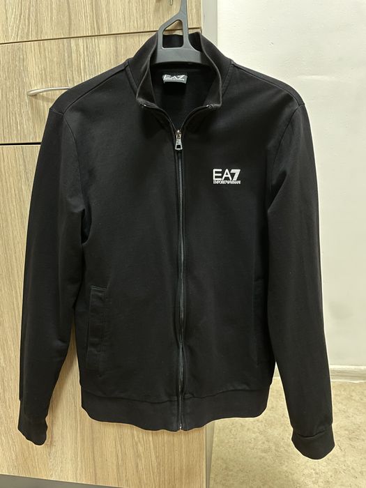 Продам кофту armani ea7