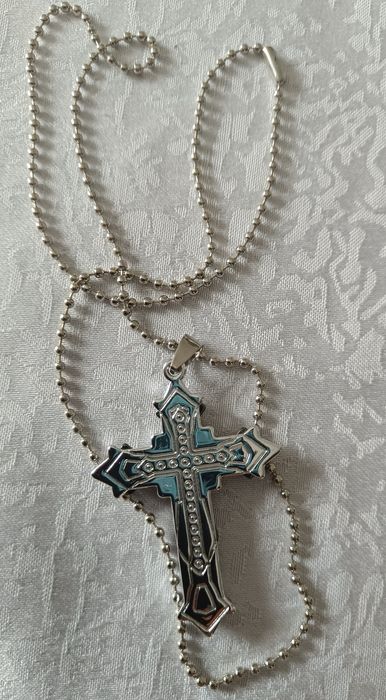 Łańcuszek z krzyżykiem