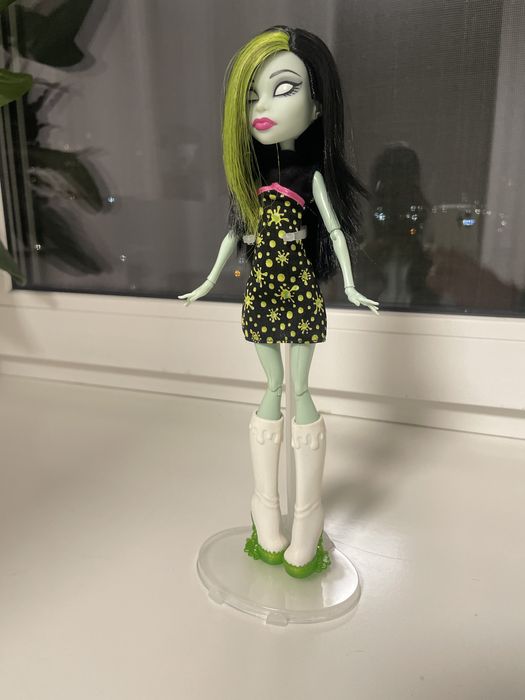 Підставки тримачі для ляльок monster high barbie подставки