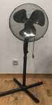 Wiatrak  stojący czarny wentylator stojący podłogowy 44cm