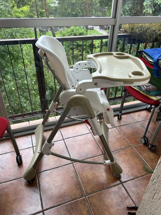 Krzesełko do karmienia Caretero Bistro