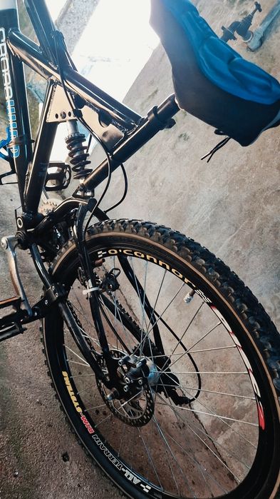 Bike com Dupla Suspensão Aro26 CrossWind