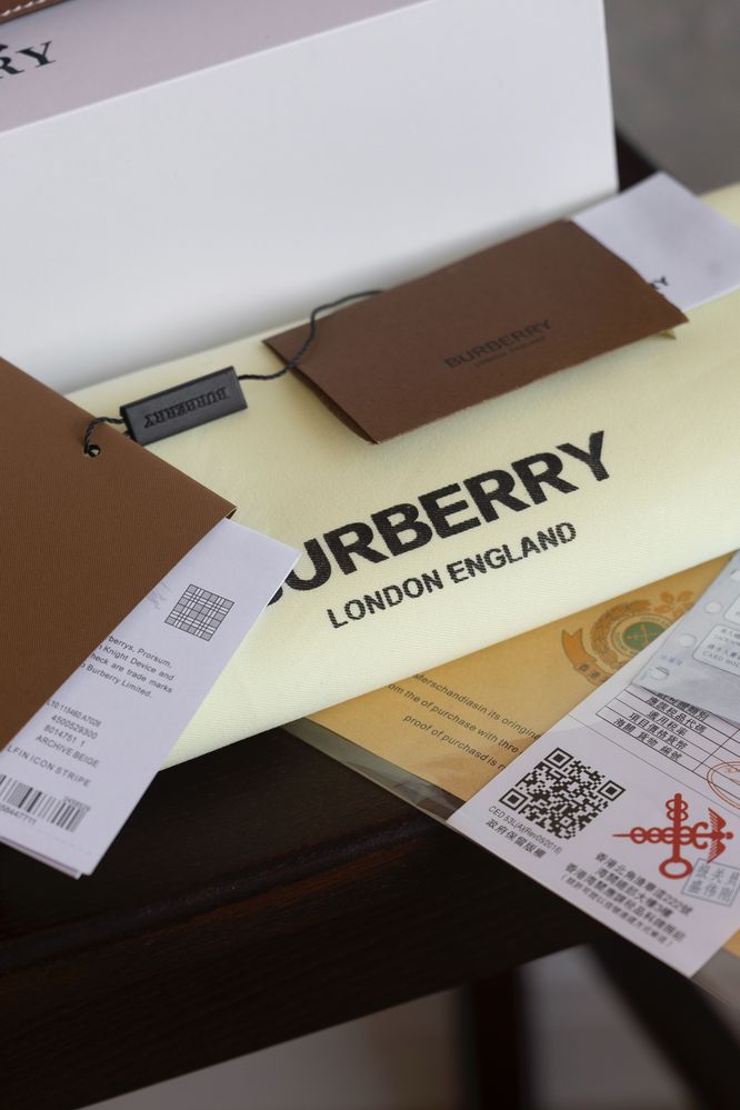 Новинка Burberry жіноча сумочка. Найкраща якість