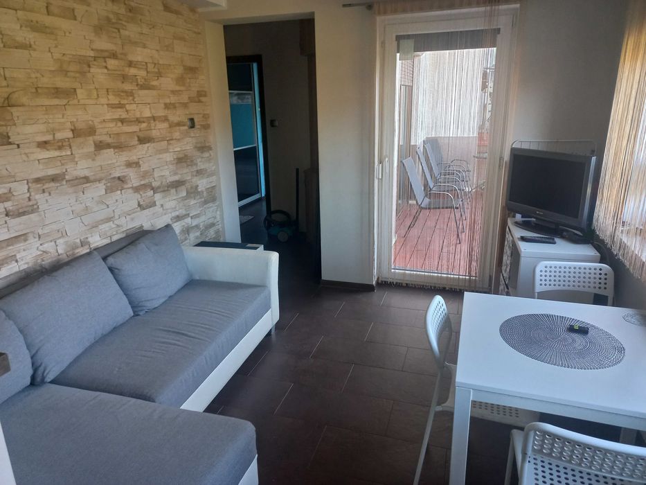 Apartament całoroczny z dużym tarasem i basenem, blisko do morza