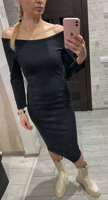 Плаття чорне від Zara