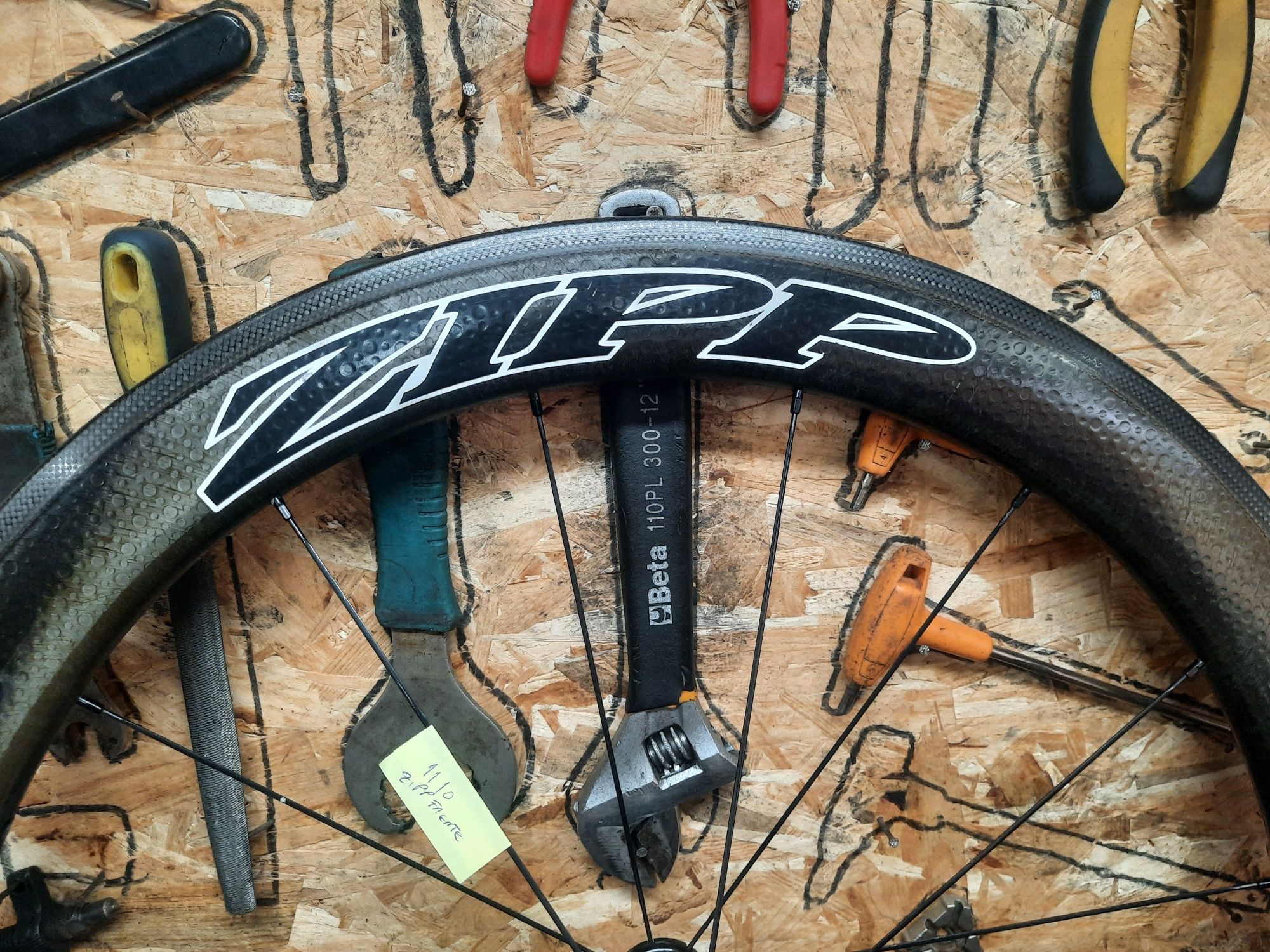 Roda zipp 404 carbono frente