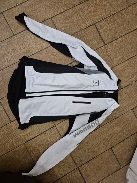 Жіночий верхній одяг