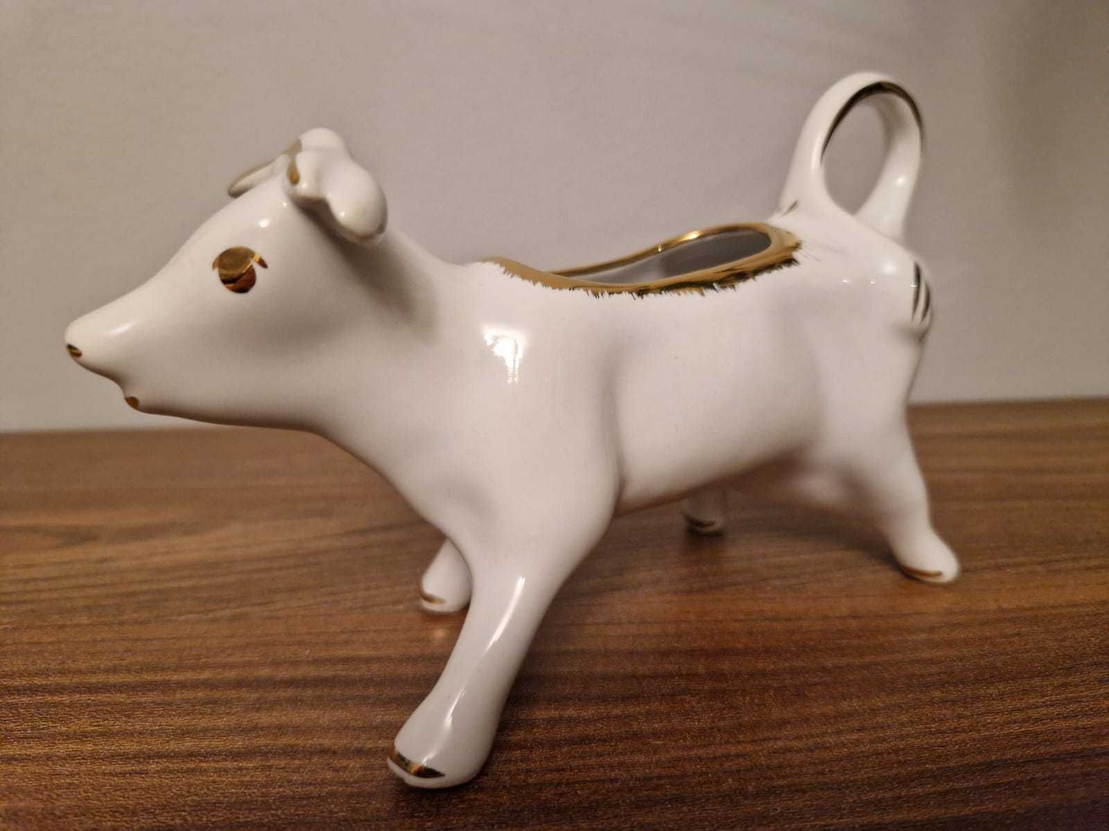 Dzbanuszek do mleka z porcelany w kształcie krowy