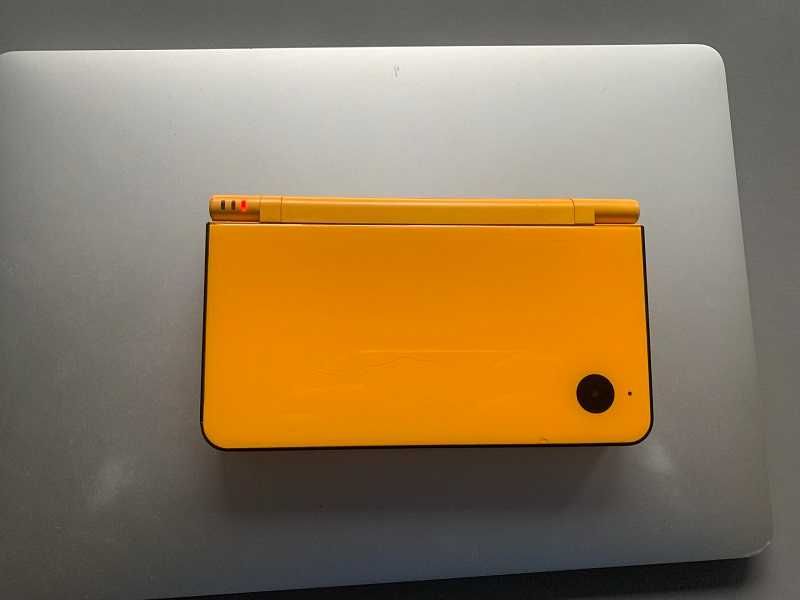 Konsola Nintendo DSi XL Yellow + New Super Mario Bros DS