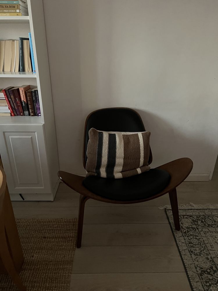 Fotel drewniany w stylu mid century modern