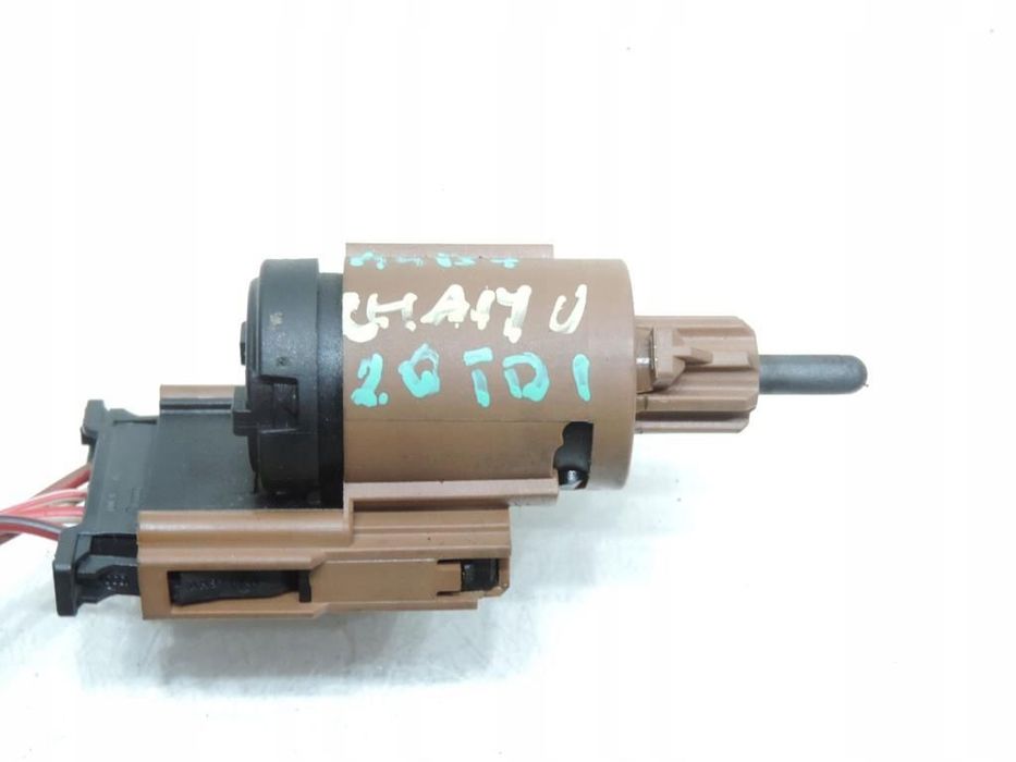 CZUJNIK STOP STOPU AUDI A4 B7