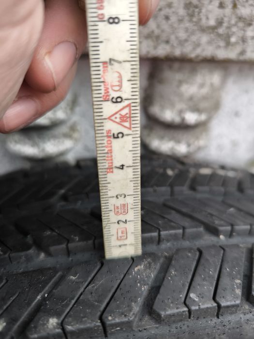 Opony zimowe Godyer 225/55/17