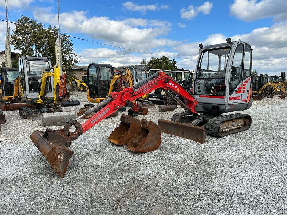 Minikoparka Wacker Neuson 2503 z 2008 roku waga 2600kg koparka 1 WŁ