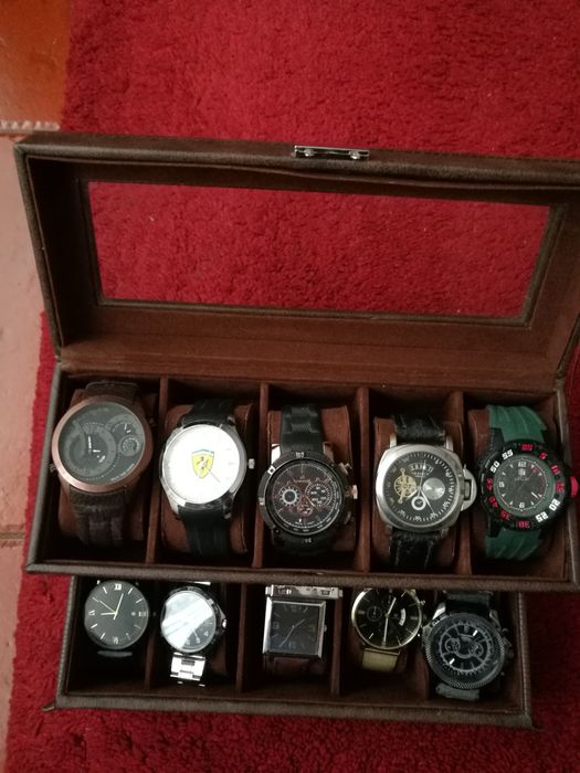 Relógios de várias marcas