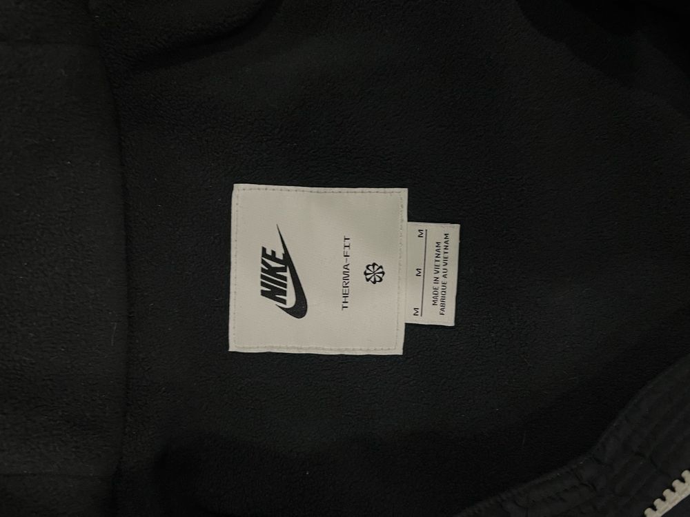 Продаю чоловічу зимову куртку nike