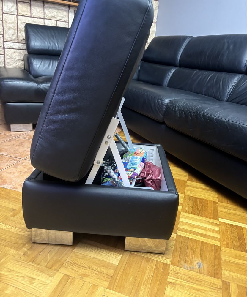 Narożnik z funkcją spania wraz z pufą
