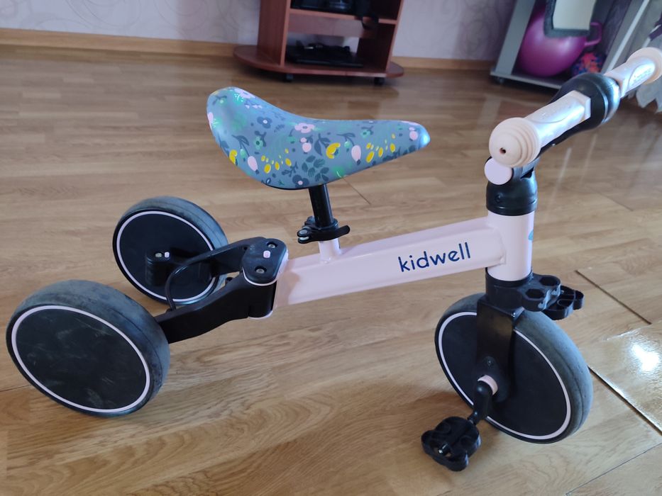 Продам беговел велосипед 3 в 1 kidwell