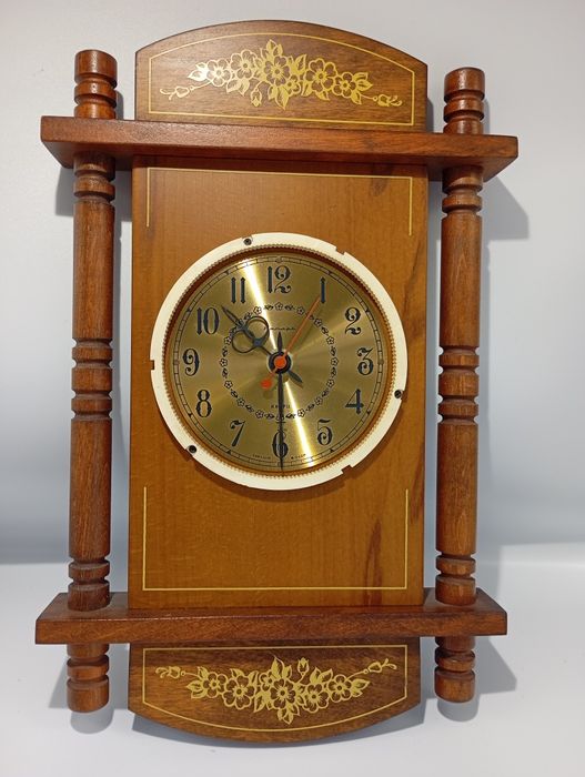 Drewniany zegar - wiszacy