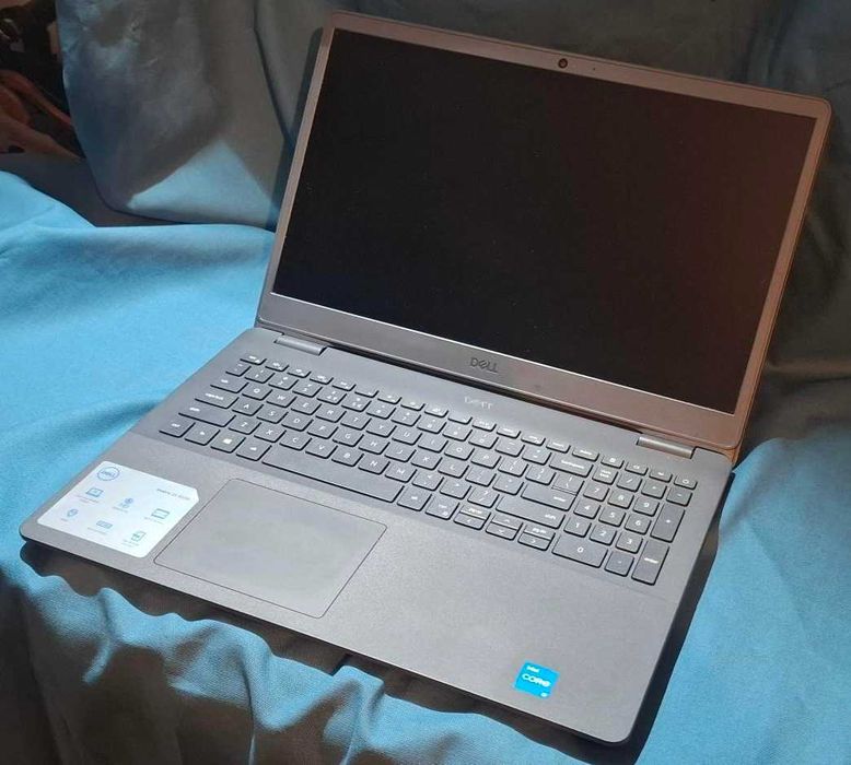Dell 15 3000 Vostro 2-lata BDB, 16GB RAM, Win11, WSPARCIE