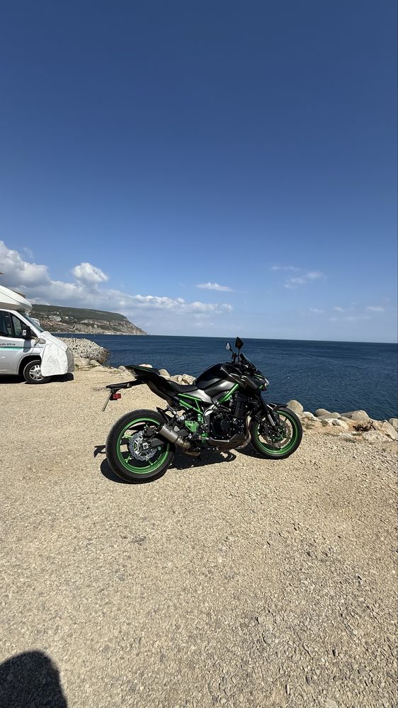 Moto Kawasaki Z900 – 2023 – Como nova | Extras incluídos