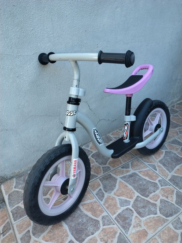 Bicicleta de equilíbrio para criança