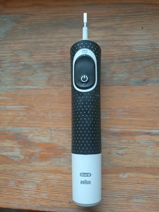 Szczoteczka elektryczna oral b Braun rękojeść uszkodzona
