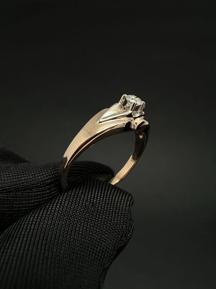 Золота каблучка / золотое кольцо / бриллиант / діамант