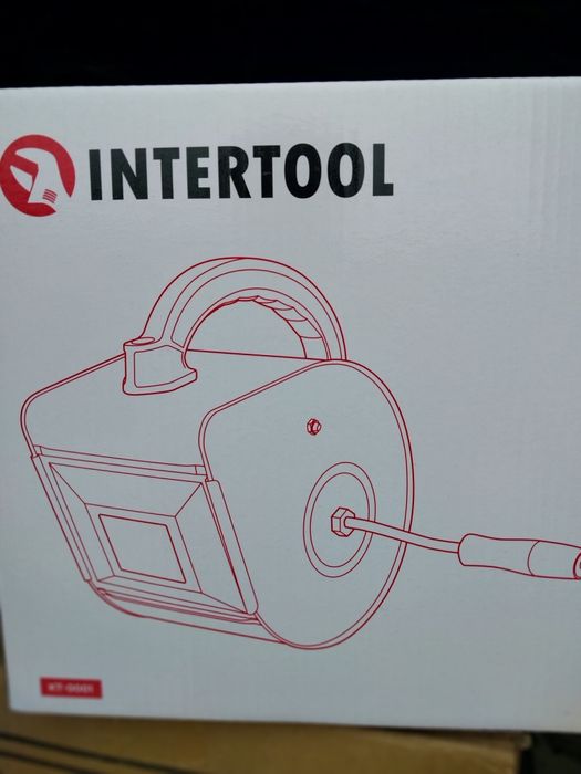 Машинка длянабризку і ковші.