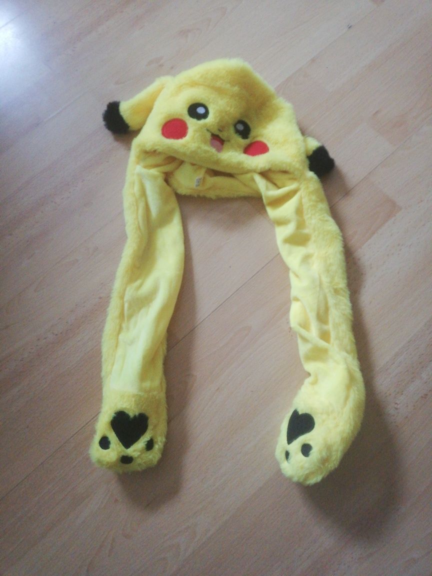 Czapka pikachu, ruszające się uszy