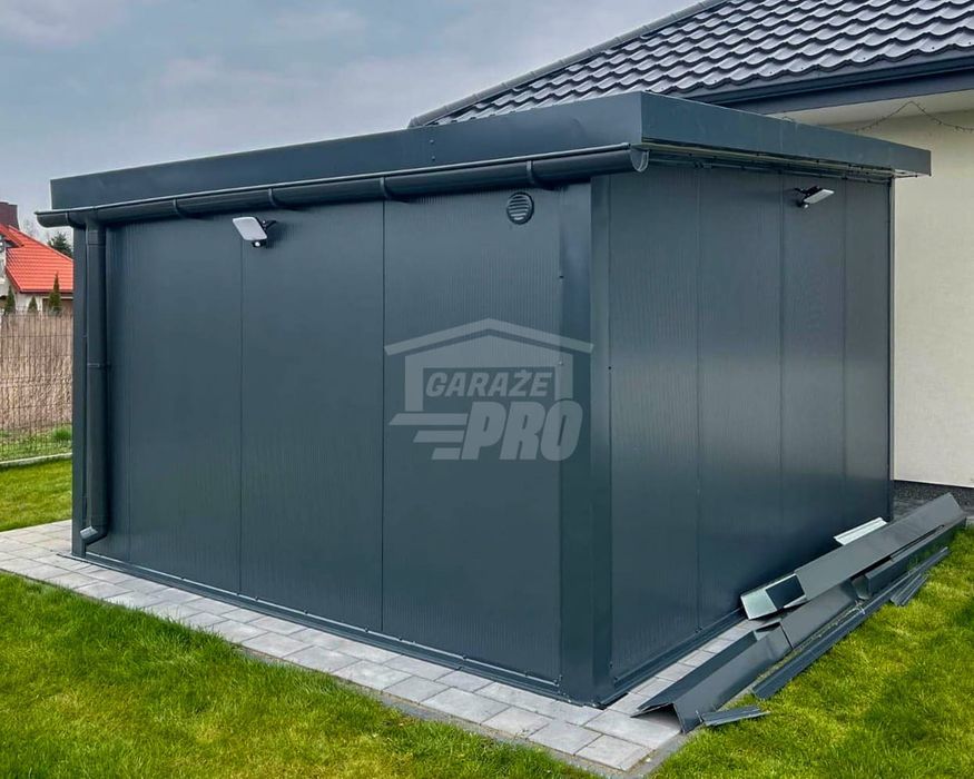 Garaż płyta warstwowa 4x4  Antracyt  Dach spad w prawo GP368