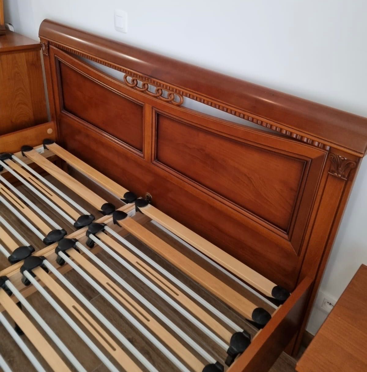 Włoska drewniana sypialnia -szafa komoda lustro szafki łóżko 160x200