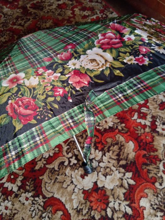 Жіноча парасолька