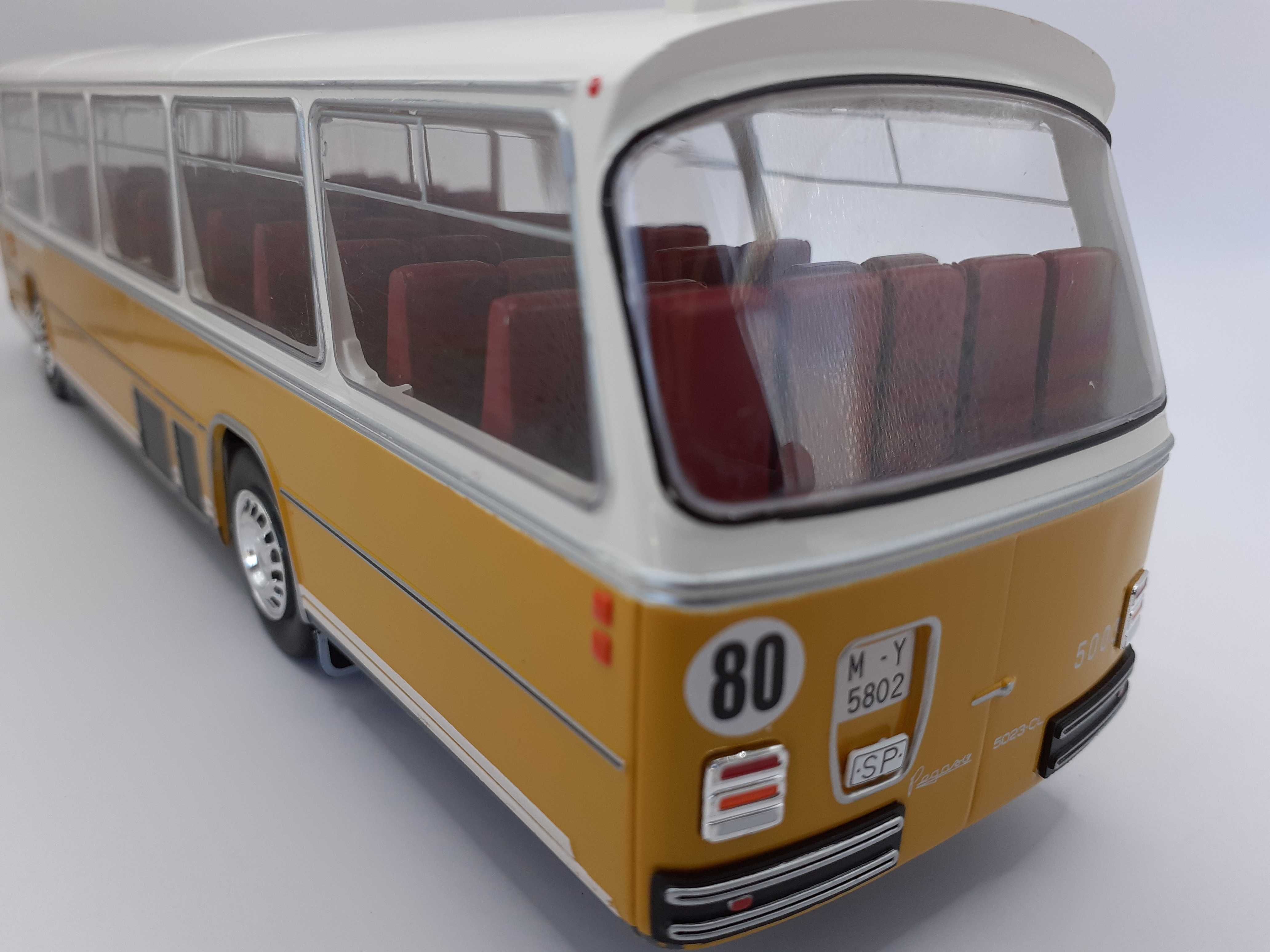 Miniatura de autocarro na escala 1:43