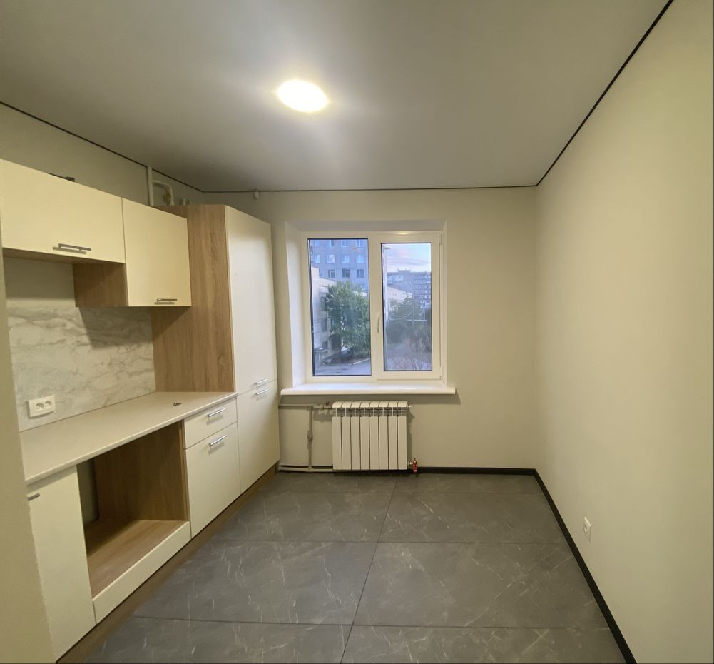 Продам 2-комнатную в центре Левого берега