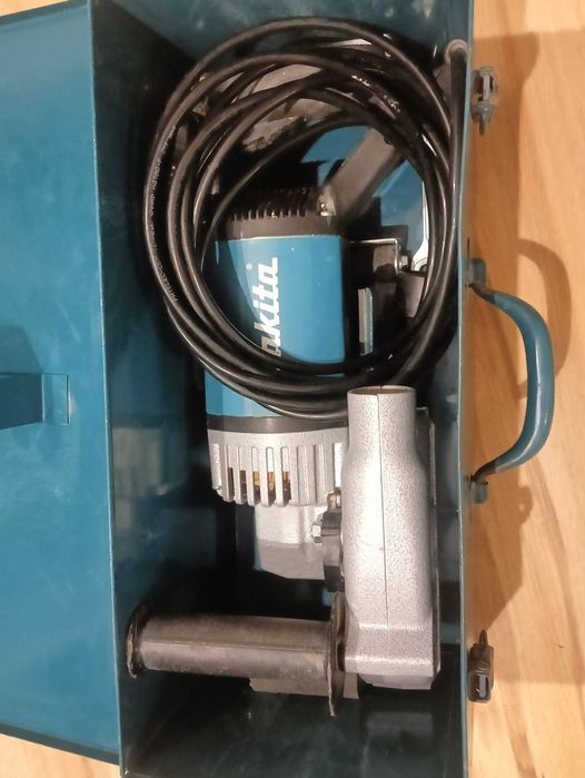 Bruzdownica MAKITA SG150