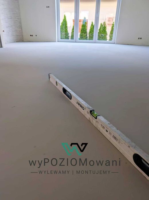 Wylewki samopoziomujące Kraków – poziomowanie podłóg i montaż winyli