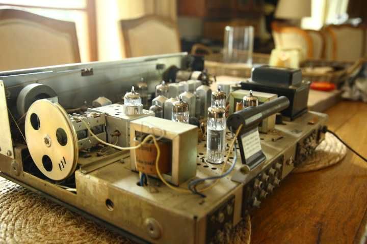 Wzmacniacz Sansui APS310, rywal au70