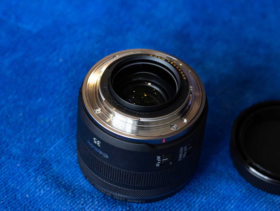 Объектив Canon RF 35mm f/1.8 IS Macro STM новое состояние